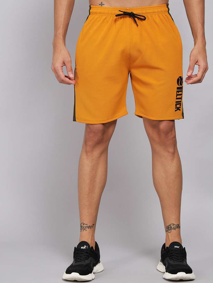 men mid rise typographic printed shorts