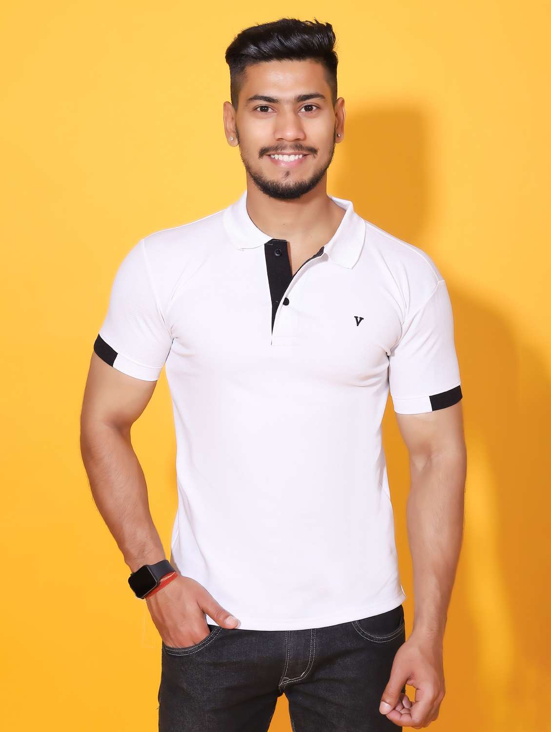 men solid white cotton blend polo t-shirt