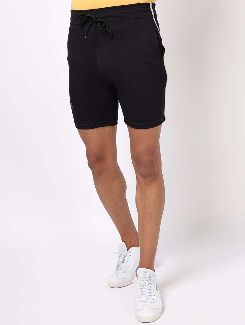 men mid rise solid shorts