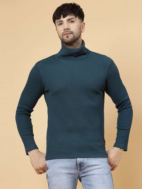 Men Long Sleeved Solid Sweatshirt