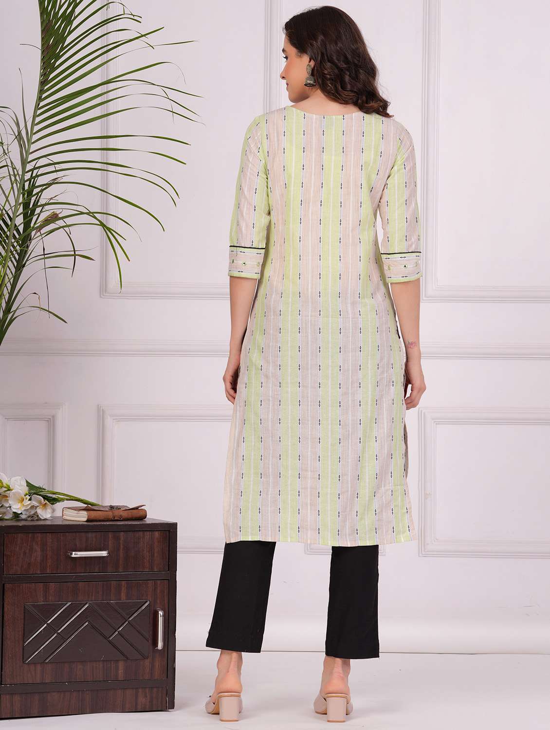 striped straight kurta  - 20411684 -  Standard Image - 2