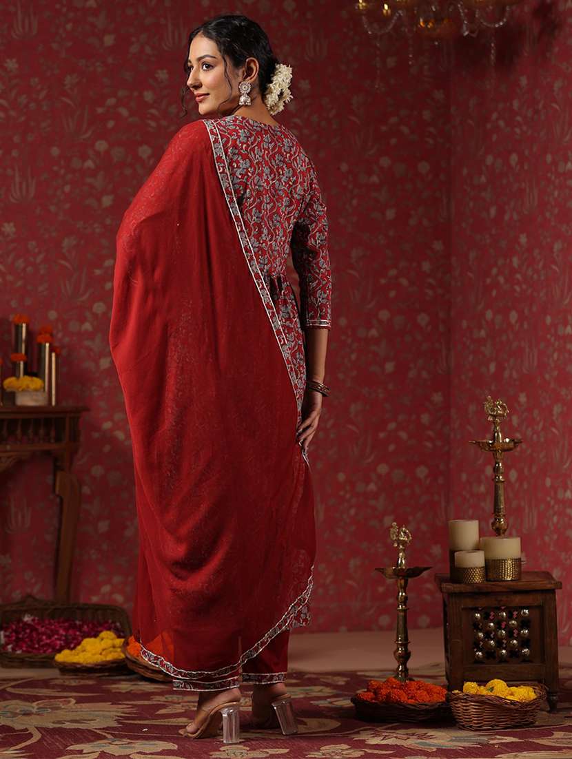 red three quarter sleeve suit set - 20419099 - Standard Image - 2