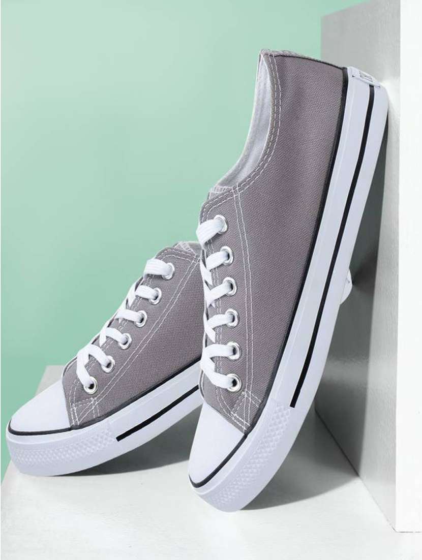 men solid grey lace up sneaker