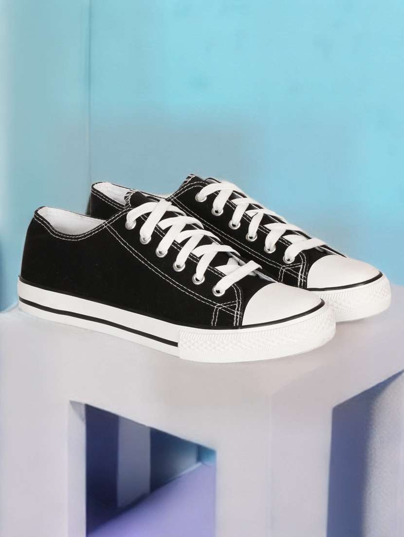 women solid black lace-up sneaker