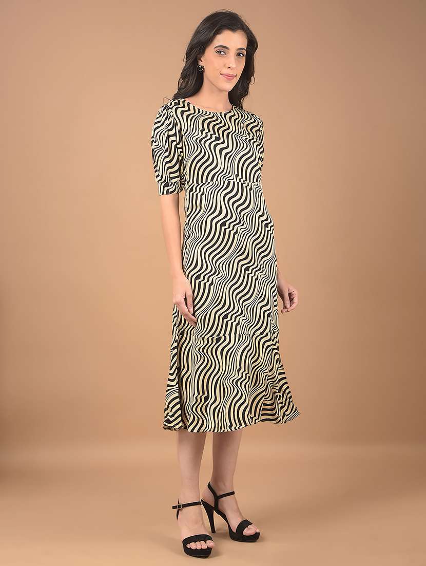 Beige &black Abstract Print Shift Dress - 20429870 -  Standard Image - 2