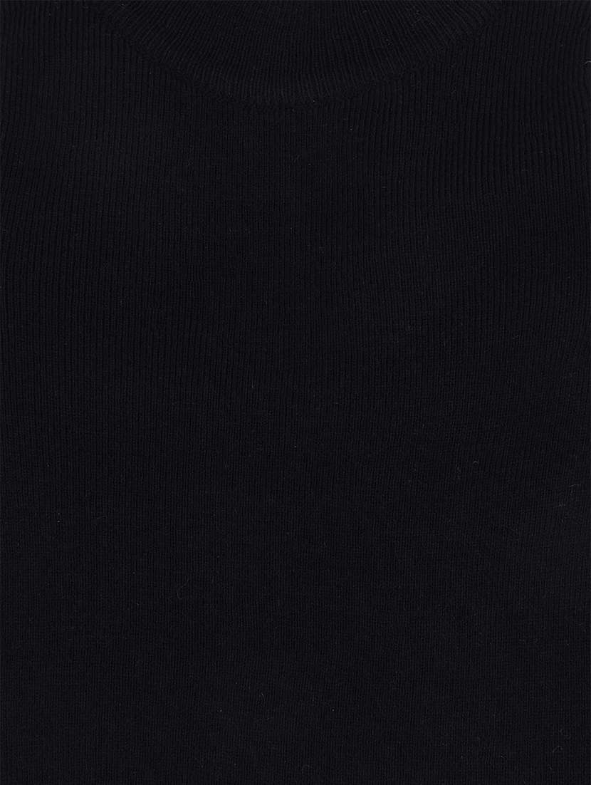 black solid long sleeves sweater - 20436586 - Standard Image - 2