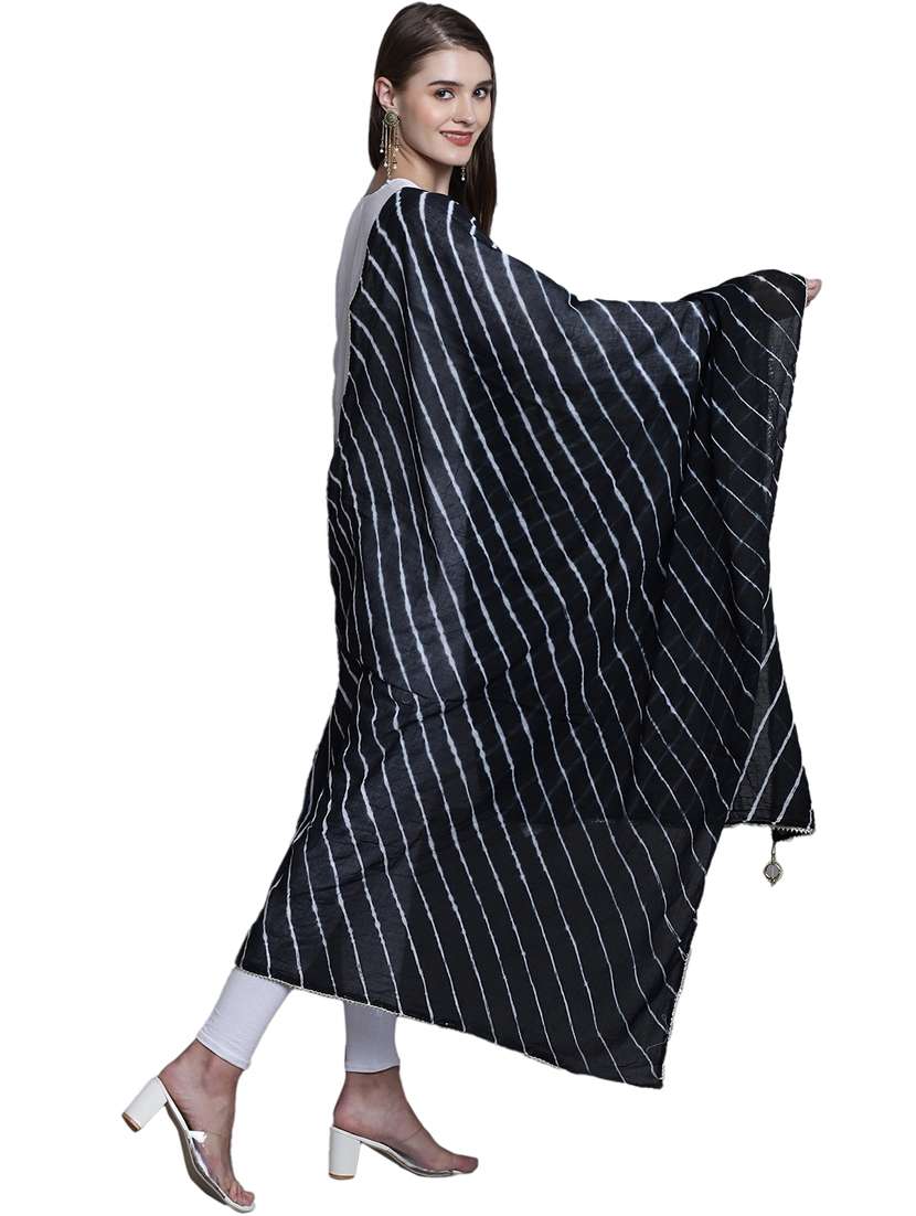 women black leheriya print dupatta - 20448800 -  Standard Image - 2