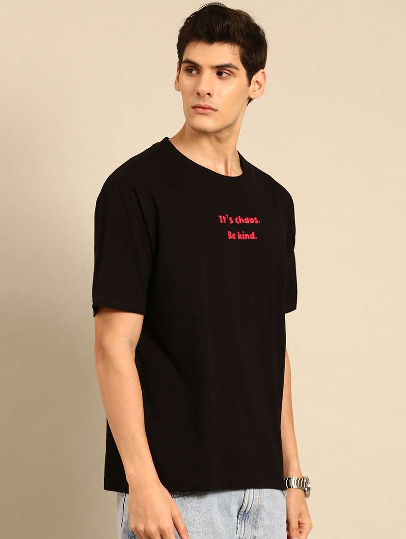 black crew neck chest print t-shirt