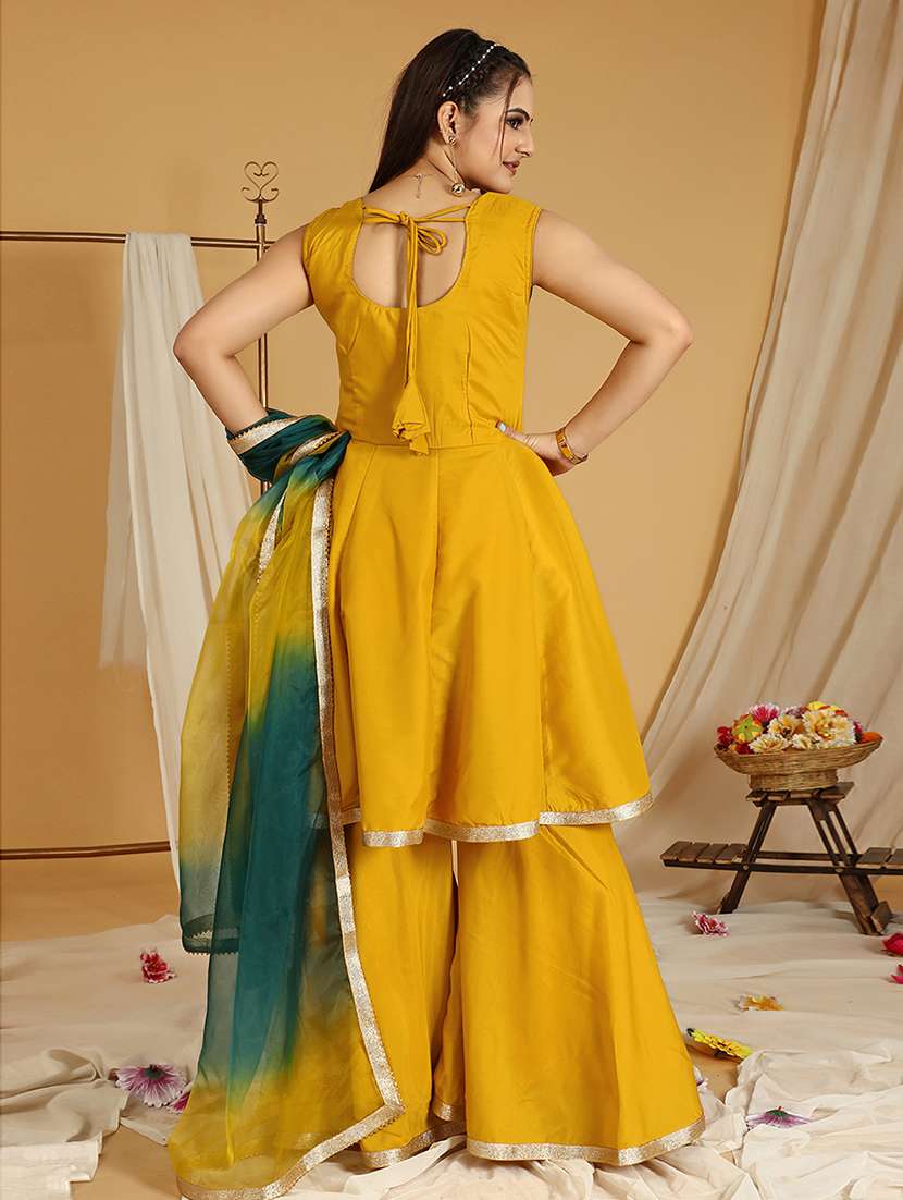 women kurta sharara set with dupatta - 20484576 - Standard Image - 2