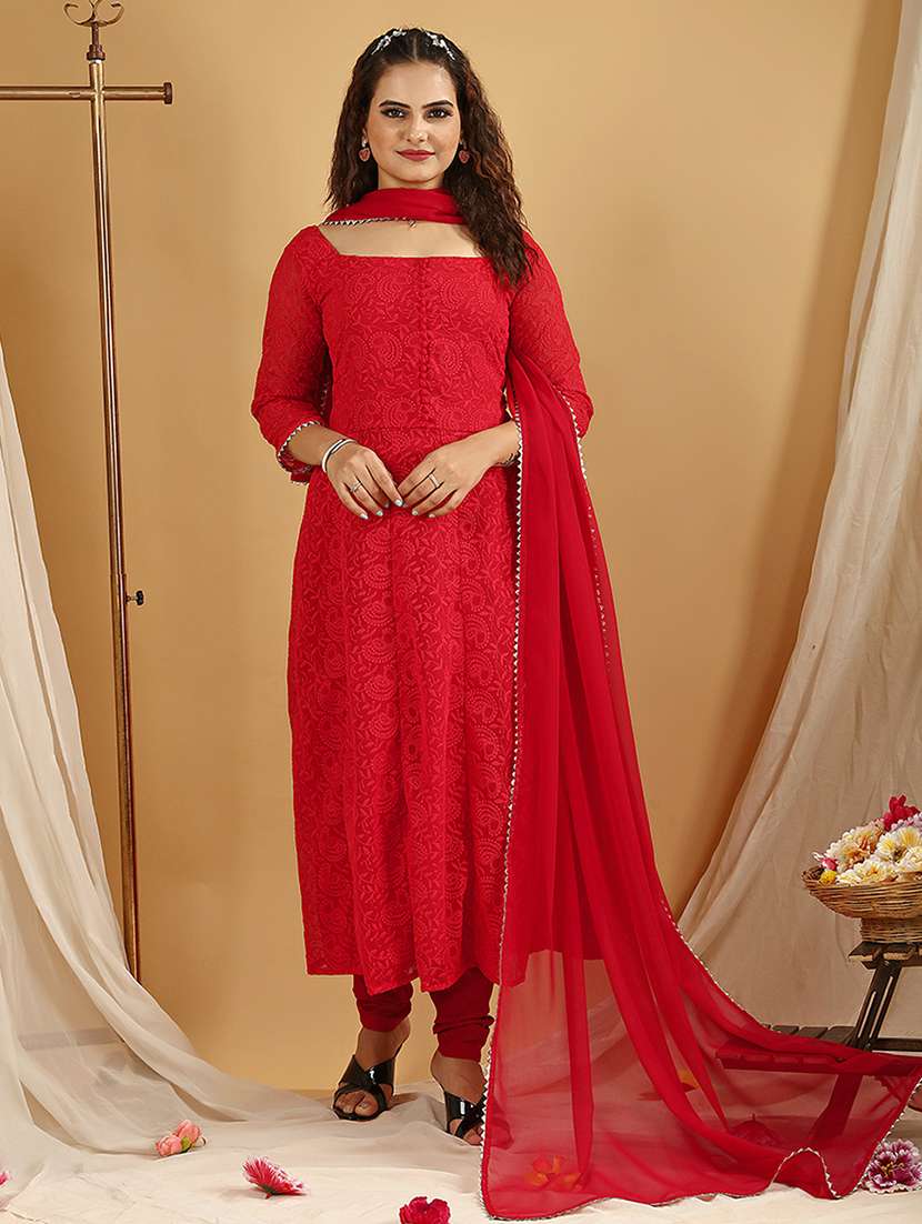 red kurta churidaar set with dupatta