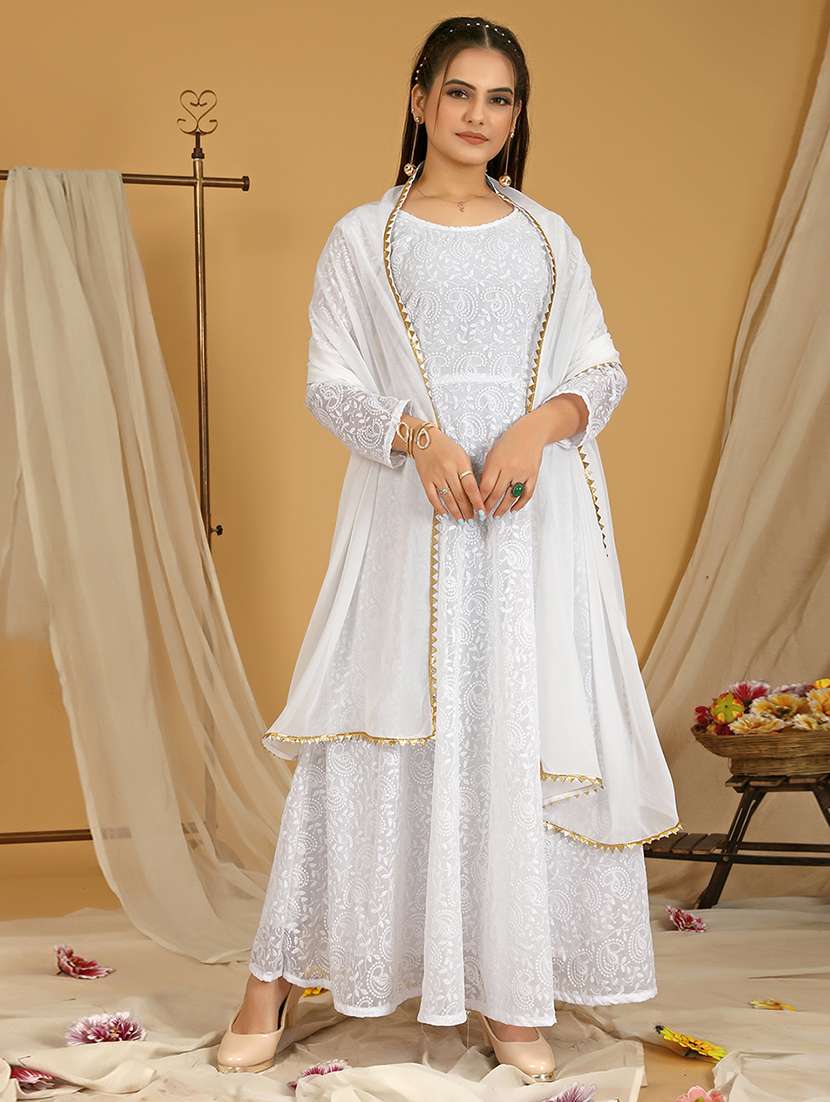 women embroidered kurta dupatta set