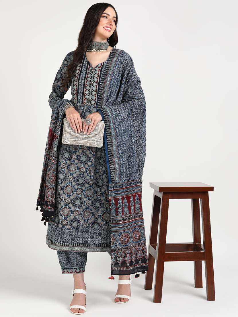 women three quarter sleeve kurta salwar with dupatta set