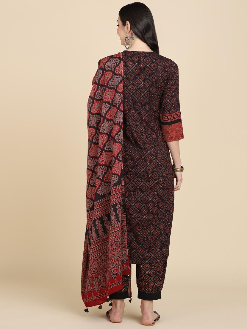 women three quarter sleeve kurta salwar with dupatta set - 20486112 - Standard Image - 2