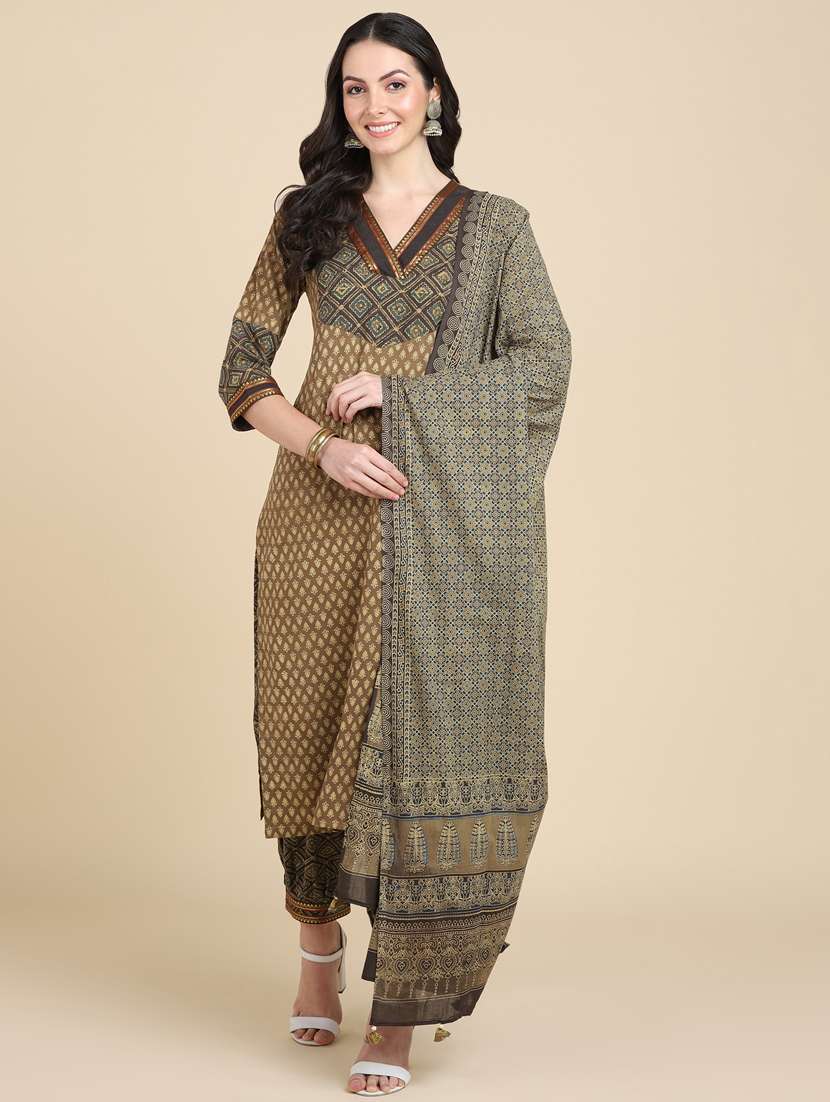women three quarter sleeve kurta salwar with dupatta set