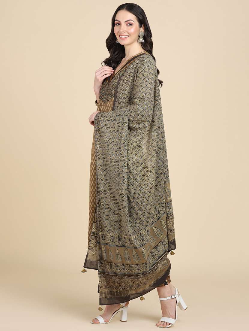 women three quarter sleeve kurta salwar with dupatta set - 20486114 - Standard Image - 2