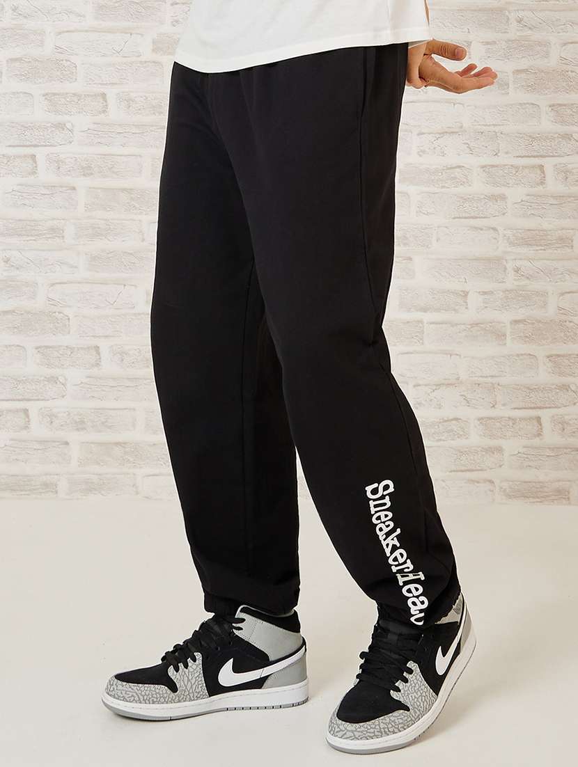 men black placement print cotton jogger