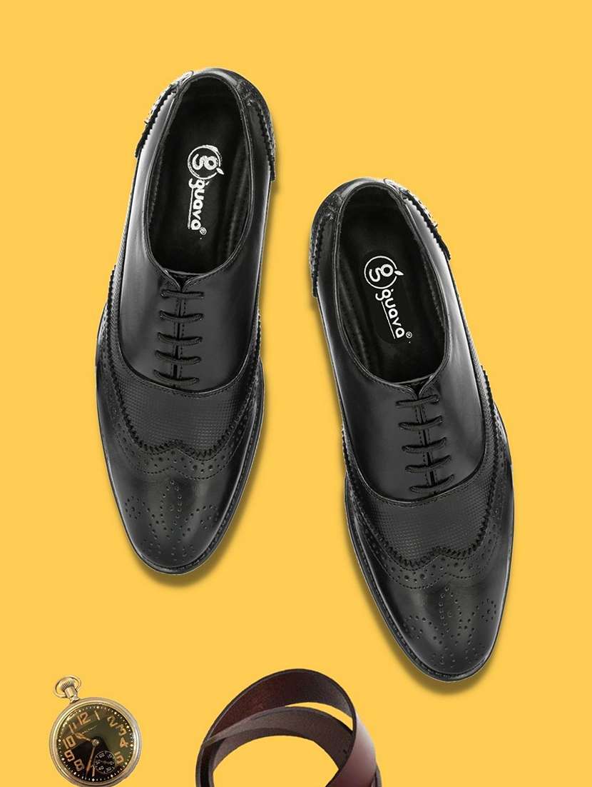 men textured black lace-up brogues