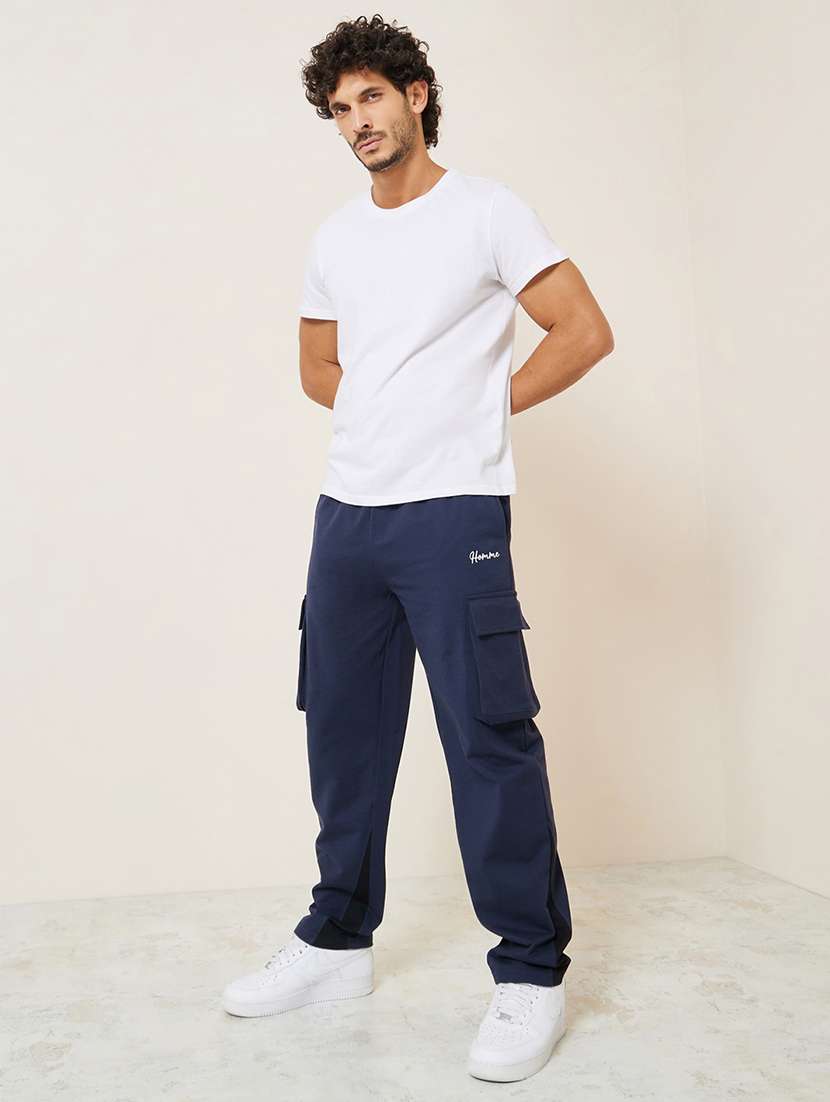 men solid cargo mid rise jogger