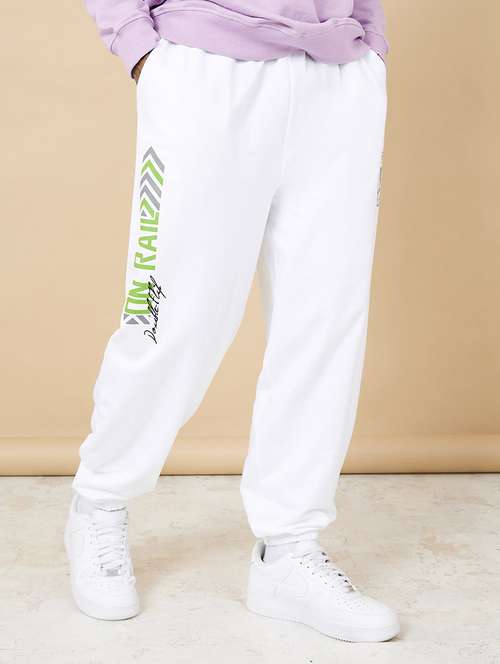 Men Placement Print Mid Rise Jogger
