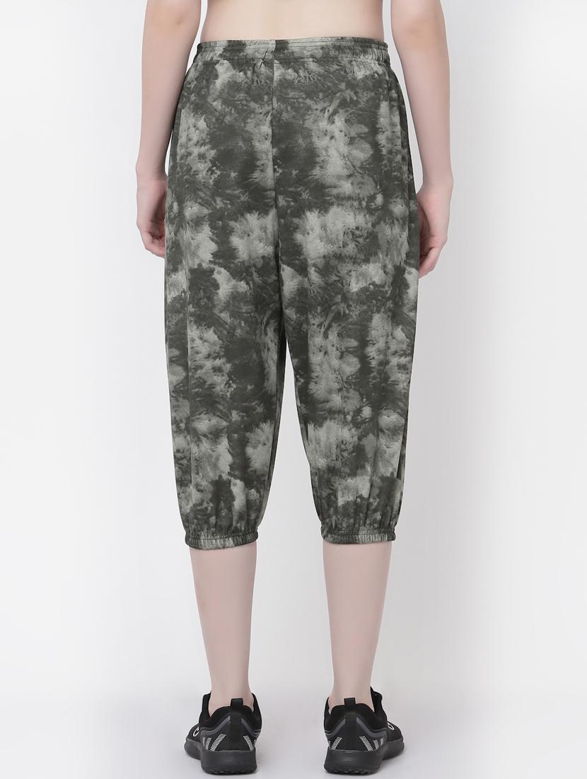 olive tie & dye printed low rise capri - 20501446 - Standard Image - 2