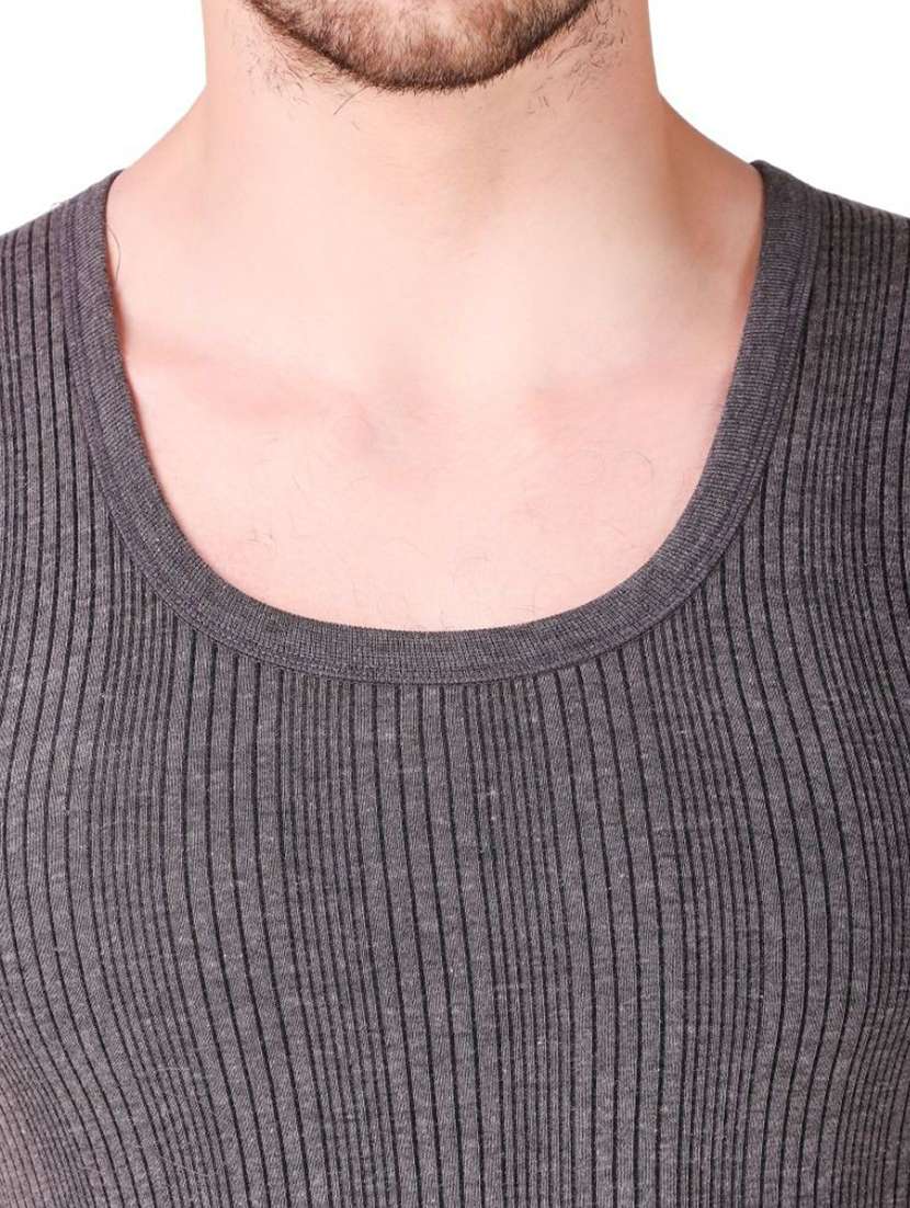 men solid thermal top - 20501895 - Standard Image - 2