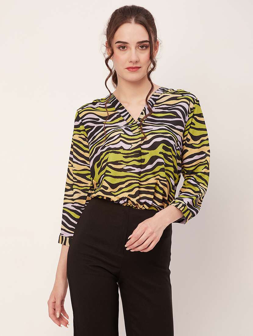 women printed regular shirt