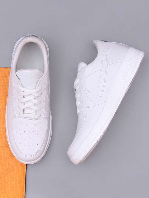 men solid white lace up sneaker