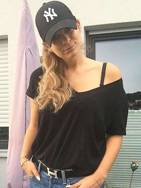 women black cotton cap - 20541444 -  Standard Image - 2