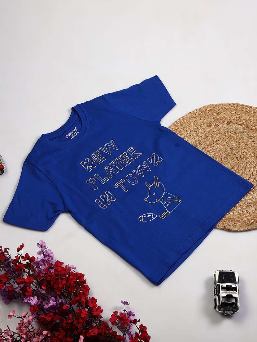 boys round neck typographic t-shirt