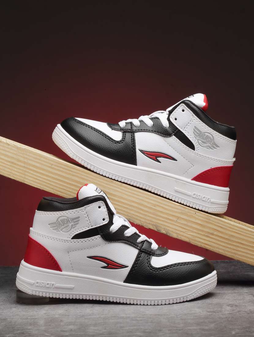 boys color blocked lace up sneaker