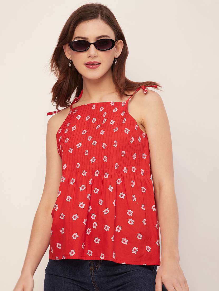 women floral printed detailed top