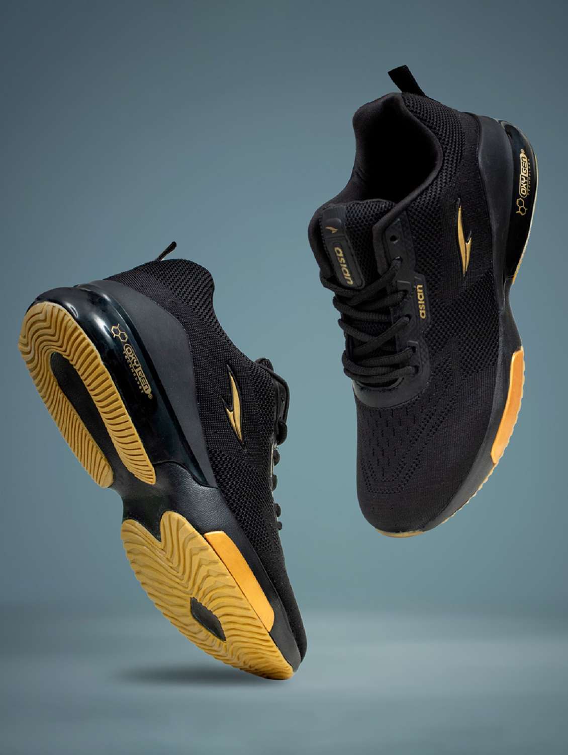 men lace up sport shoes