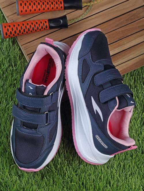 women running sports shoes - 20571926 -  Standard Image - 0