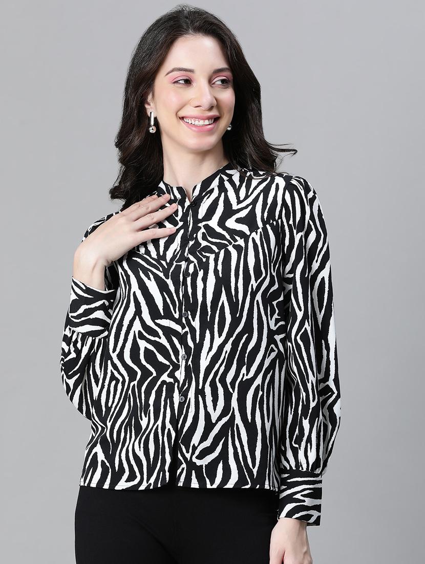 women black & white all over printed casual shirt - 20593433 -  Zoom Image - 0