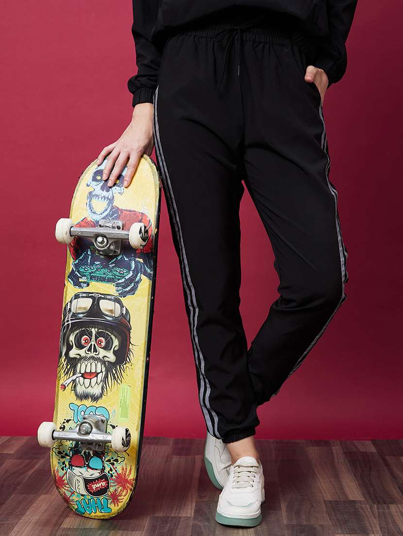 women high rise black solid track pant
