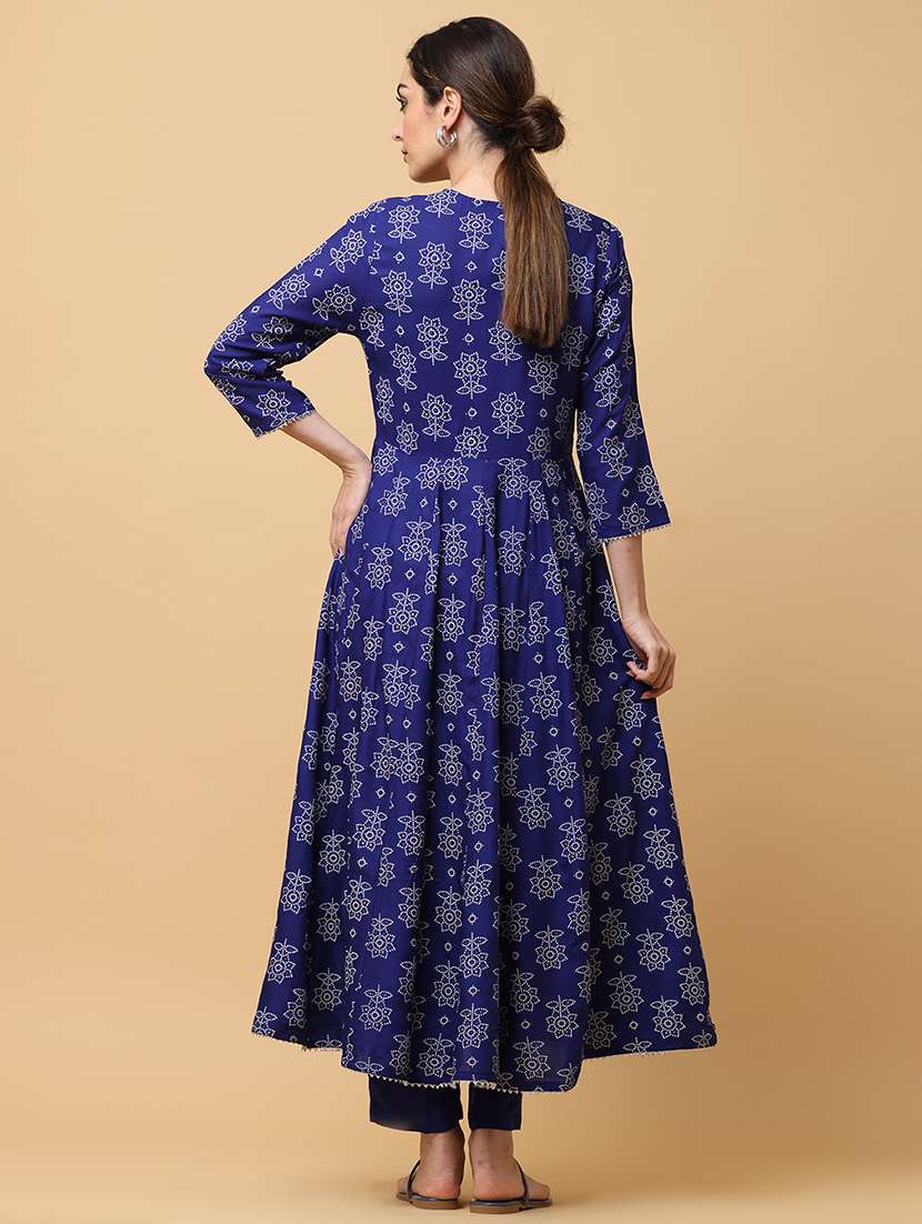 women three quarter sleeve kurta pant with dupatta set - 20598432 - Standard Image - 2