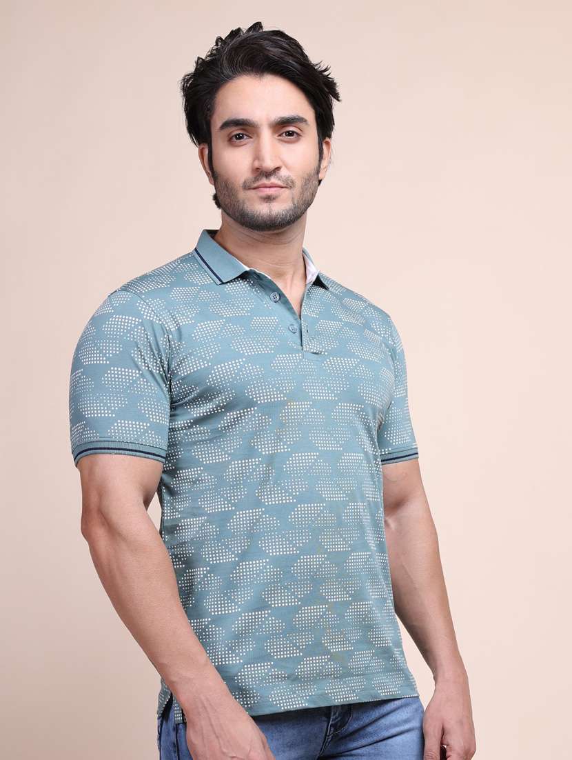 man printed  t-shirt - 20601602 -  Standard Image - 2