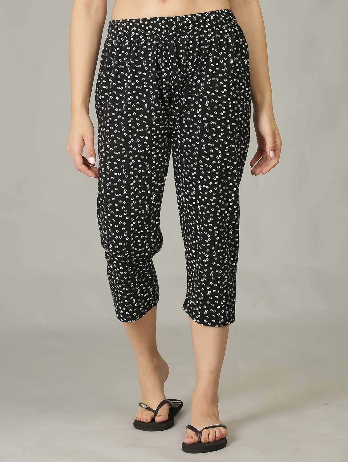 women black floral print cotton capri