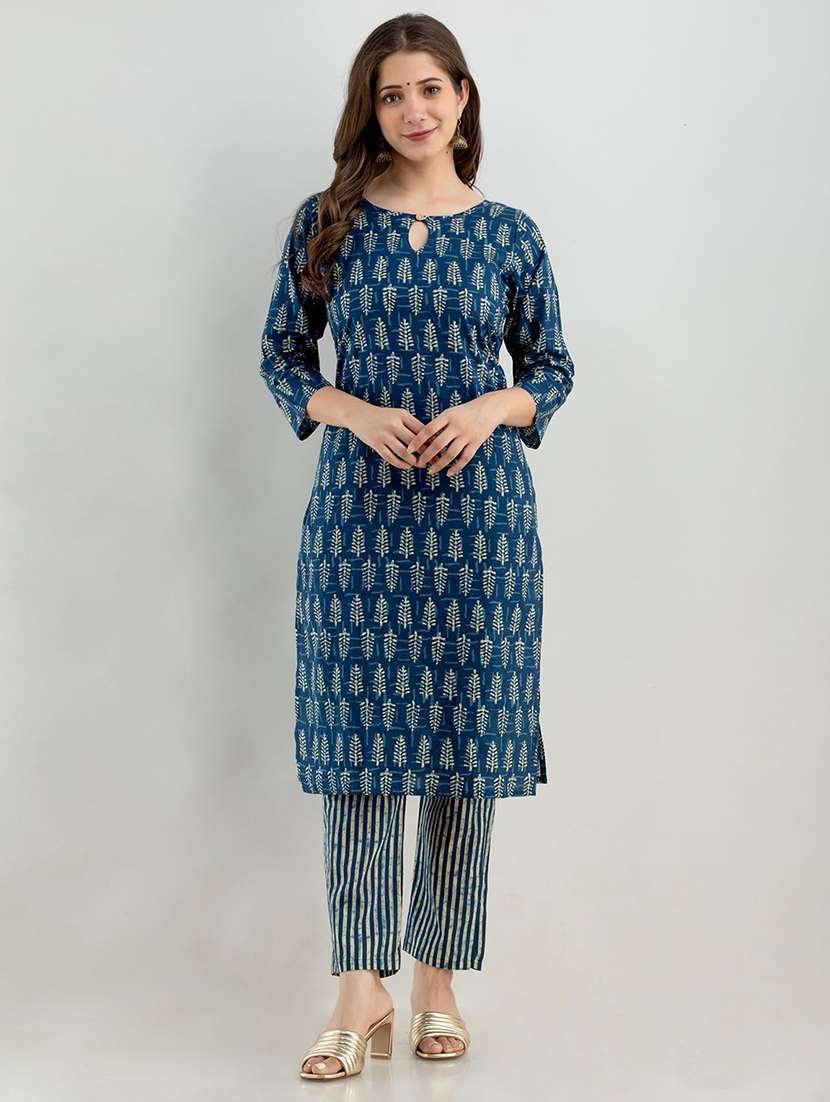 women blue key hole neck kurta pant set
