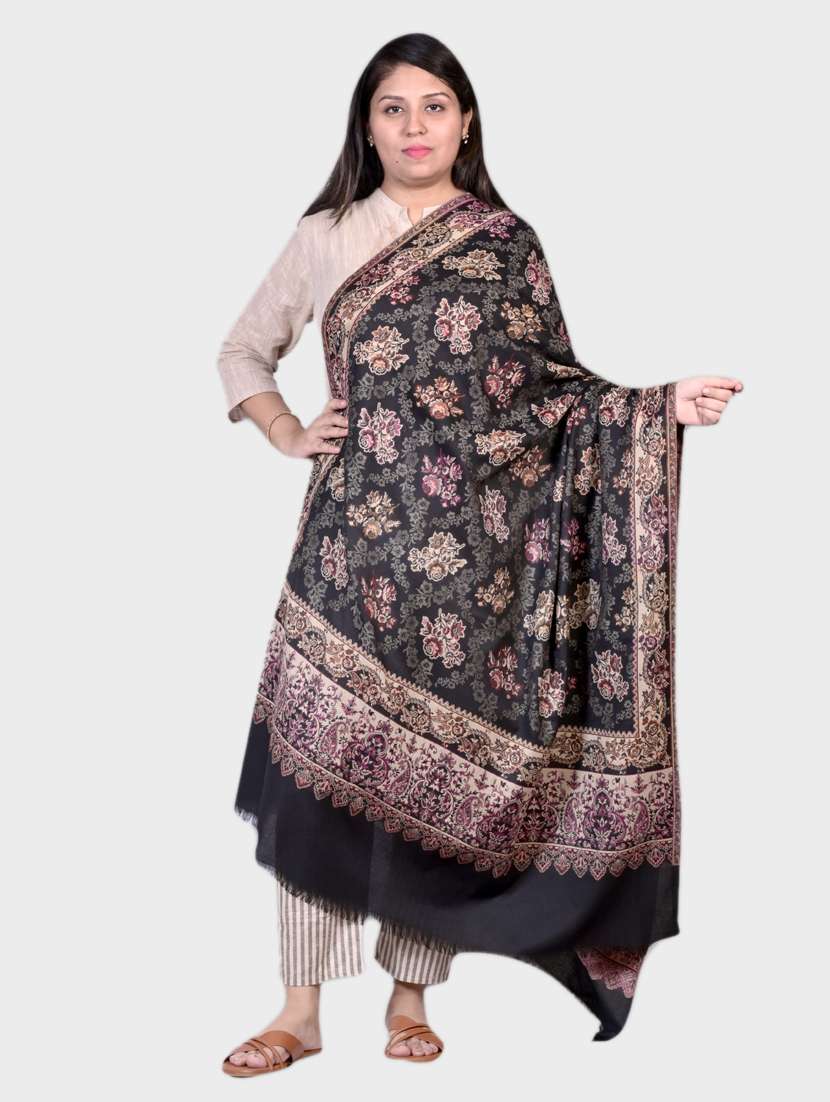 women self designed woolen shawl