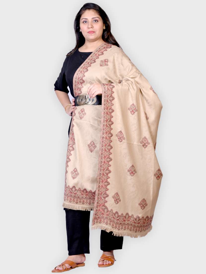 women self designed woolen shawl