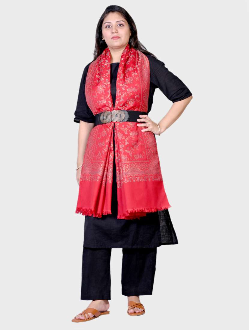 women self designed woolen shawl