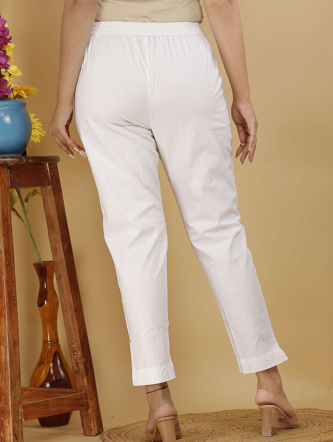 women solid pleated cigarette pants - 20609144 -  Standard Image - 2