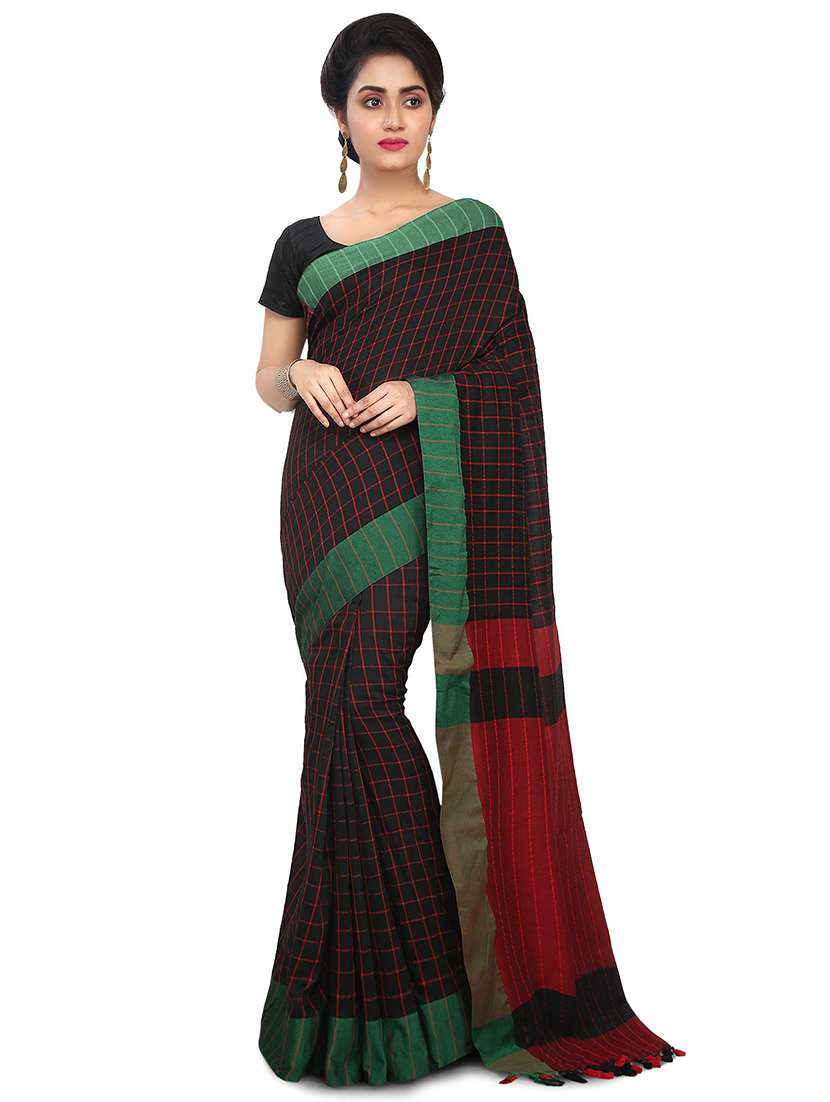black checkered handloom saree with blouse - 20614068 - Zoom Image - 0