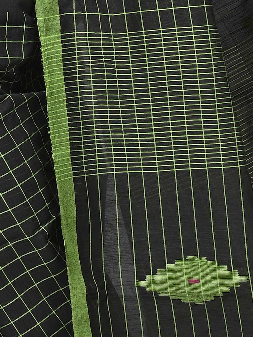 women black checks handloom saree with blouse - 20614101 -  Standard Image - 2