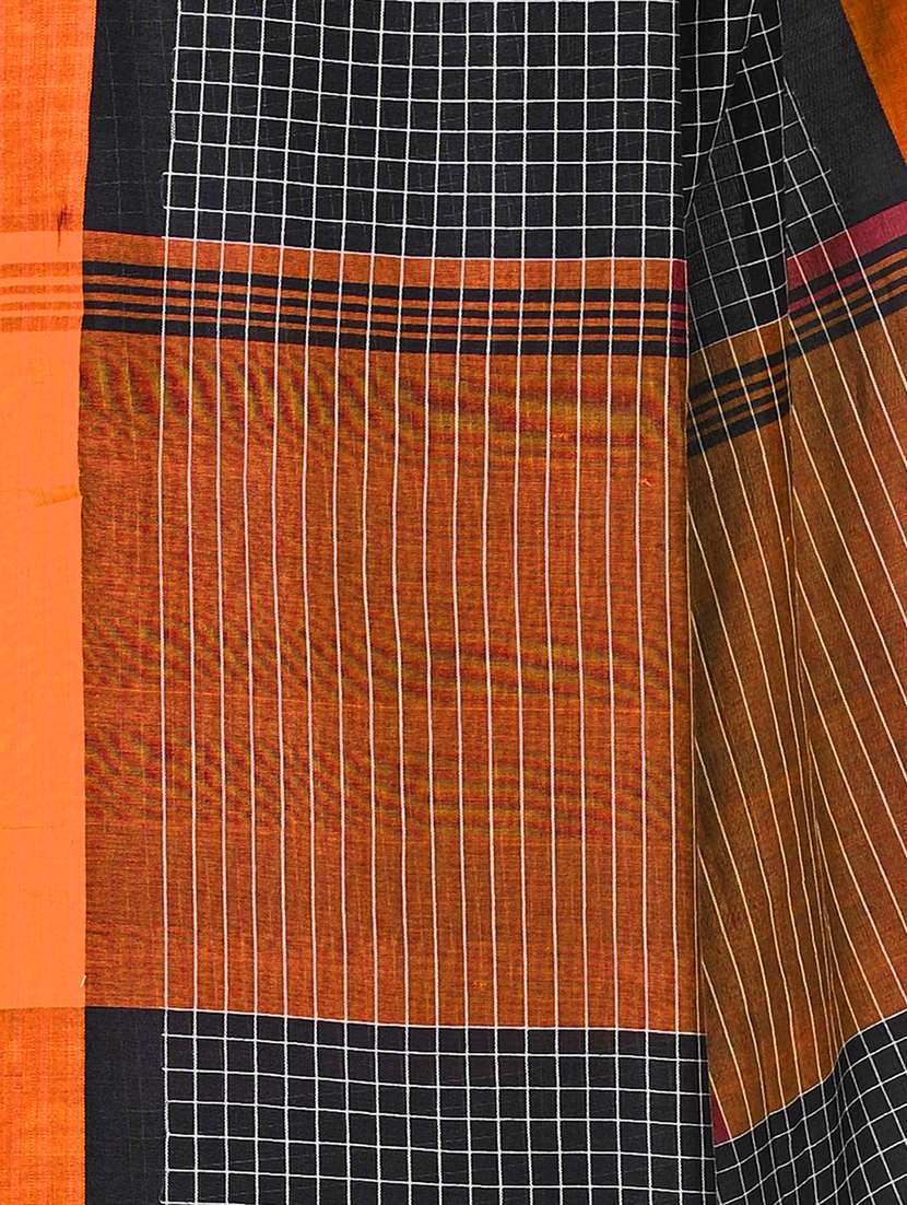 women black checks handloom saree with blouse - 20614430 - Standard Image - 2