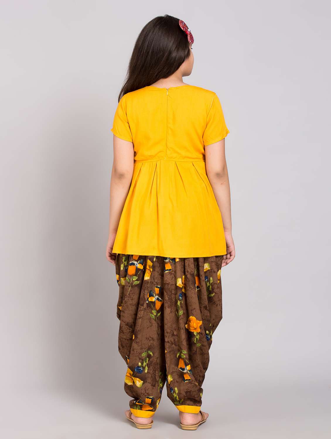 girls floral printed kurta patiyala salwar set - 20622734 -  Standard Image - 2