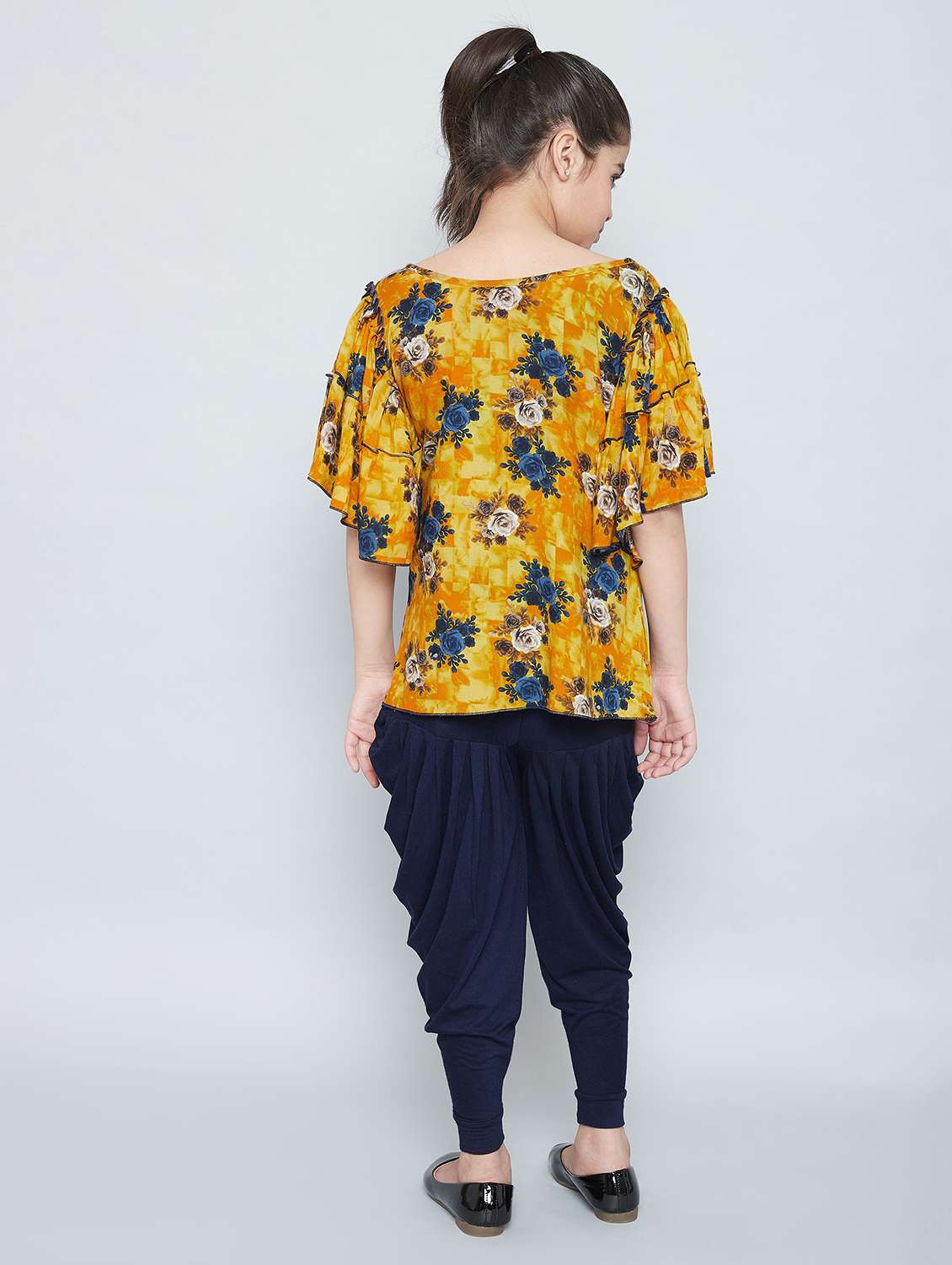 girls floral printed kurta salwar set - 20622754 -  Standard Image - 2