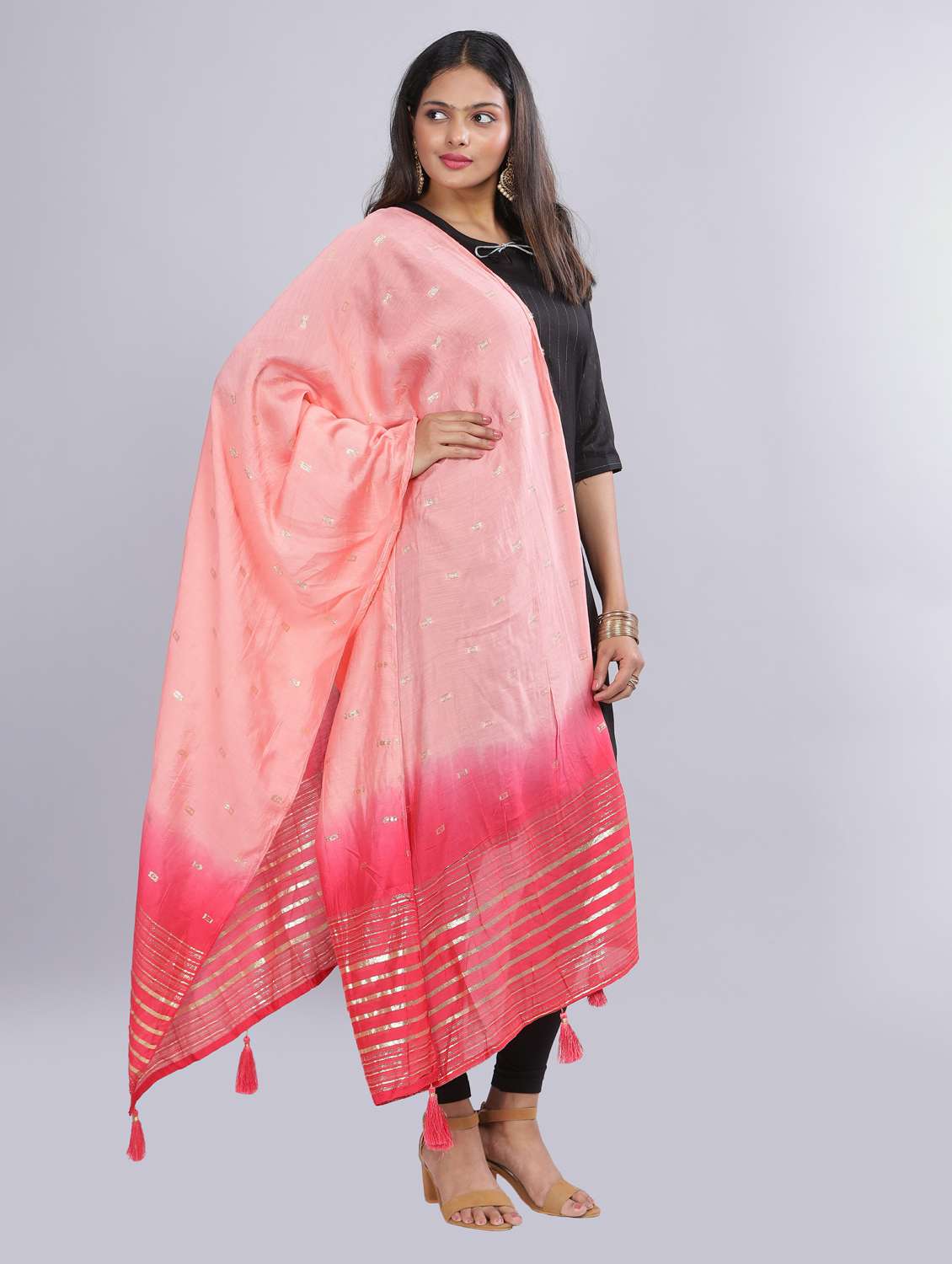 peach sequined work dupatta - 20644639 - Standard Image - 2