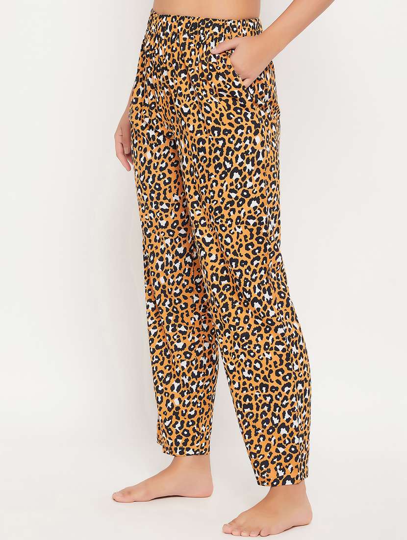 woman animal print pajama  - 20684020 -  Standard Image - 2